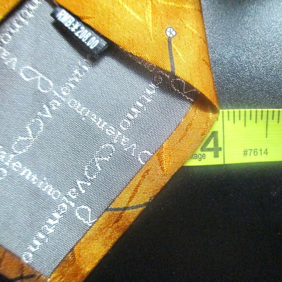 Valentino Garavani Men's Gold Tie - Picture 6 of 6